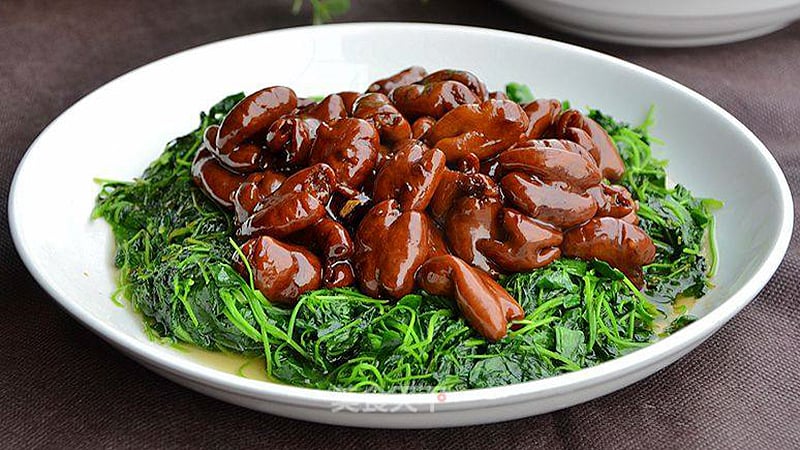 Shanghai Dish Braised Pork Intestines With Alfalfa