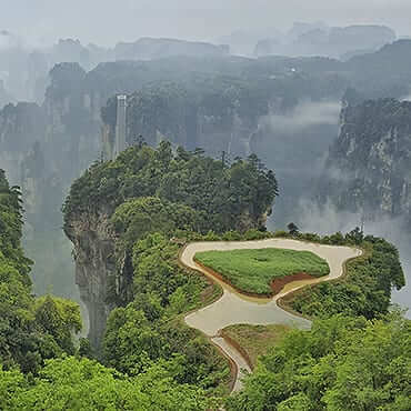 10 Days Essence of China and Magical Avatar Mountain Family Tour