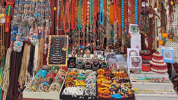 shopping in Lhasa